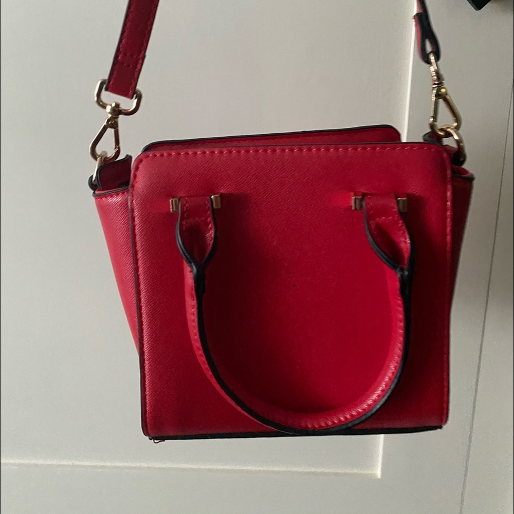 Red small crossbody